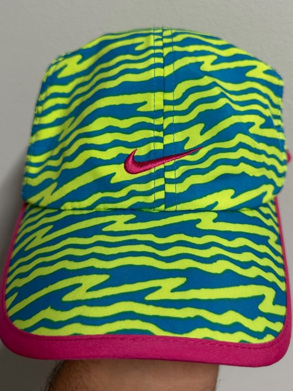 Nike Dry-Fit Featherlight Running Hat Strapback Tiger Stripes Green Blue Swoosh